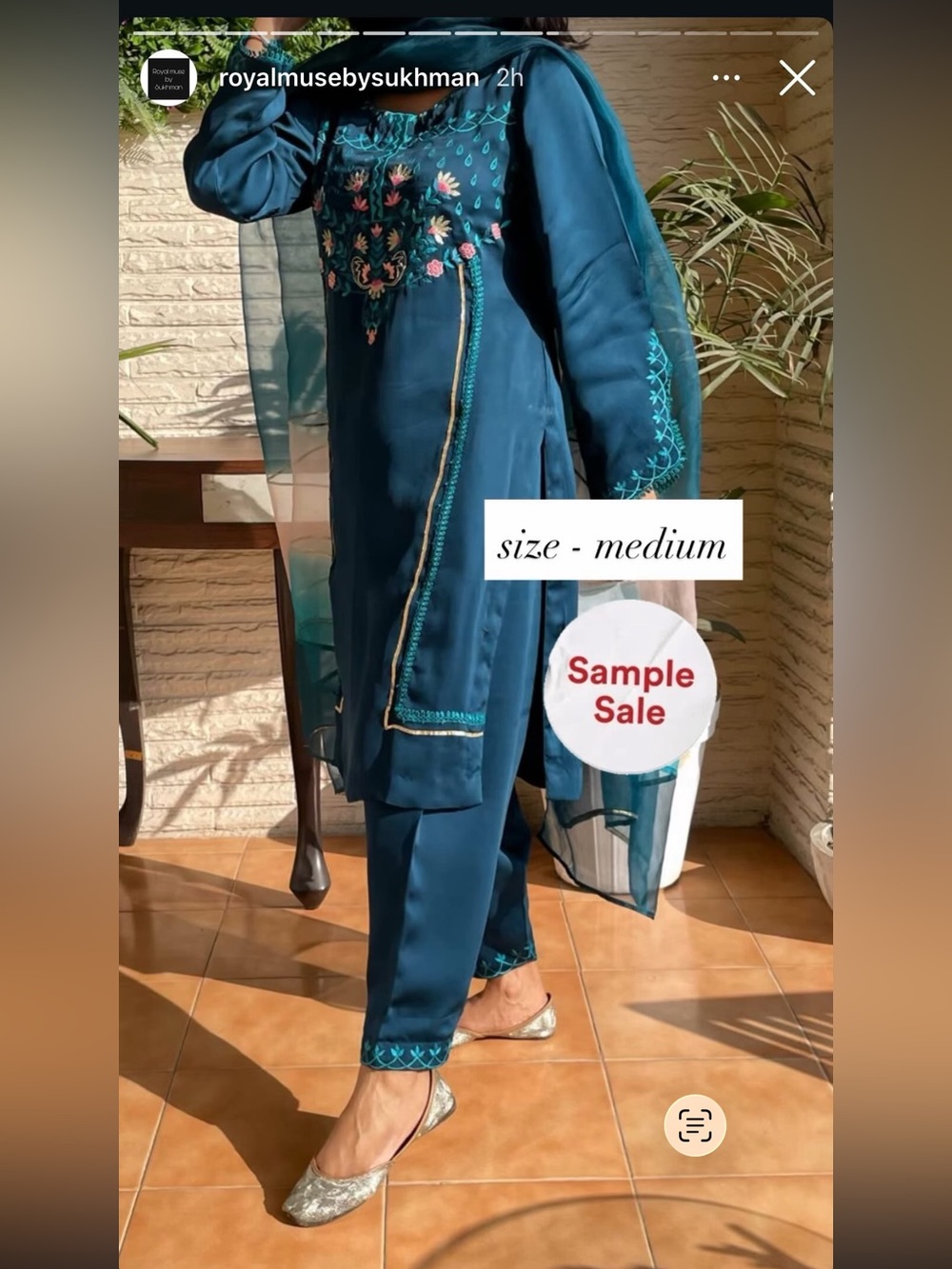 Royal Muse by Sukhman Embroidered Floral Kurta Blue Medium
